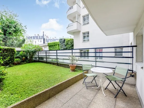 Vends appartement rénové avec jardin