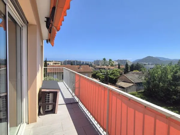 4 pièces en dernier étage sans vis-à-vis Terrasse sud, vue