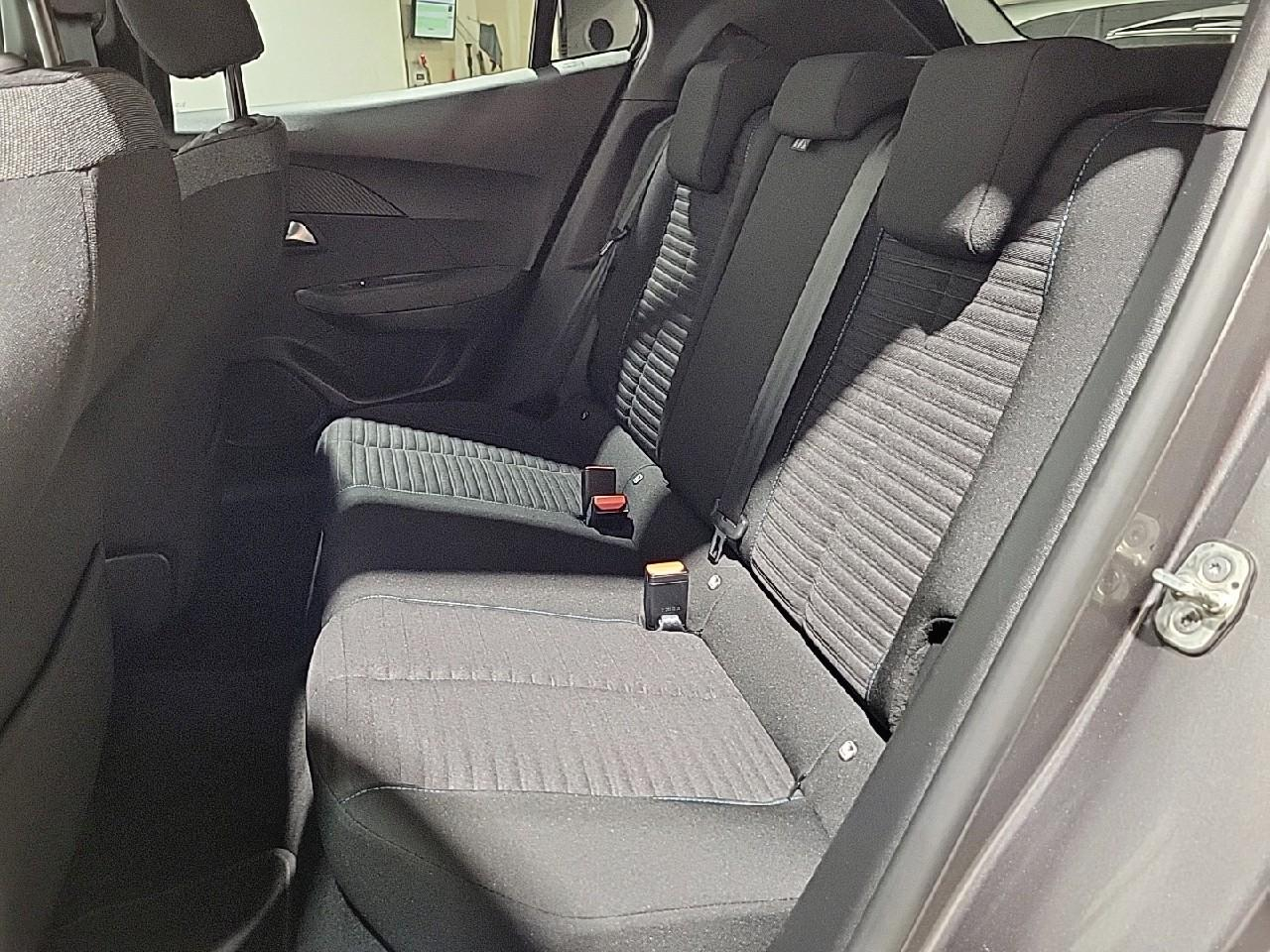 Peugeot 2008 puretech 100 s&s bvm6 style — photo 13