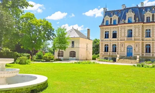 Propriété d'exception en touraine. château & parc de 4 hectares