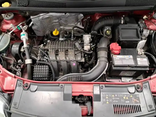 Dacia Sandero sce 75 — photo 13