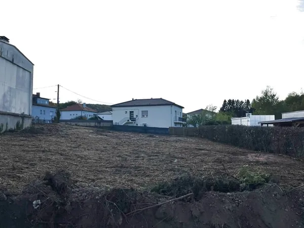Terrain plat 550 m2 avec belle façade