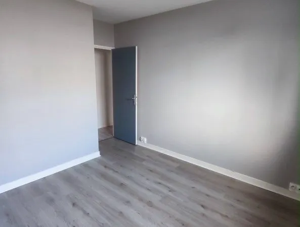Appartement F4 rénové en rez-de-chaussée