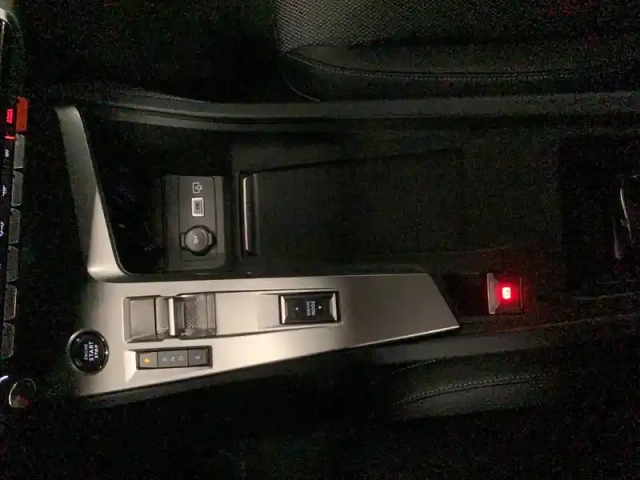 Peugeot 308 sw electrique 54 kwh 156ch — photo 38