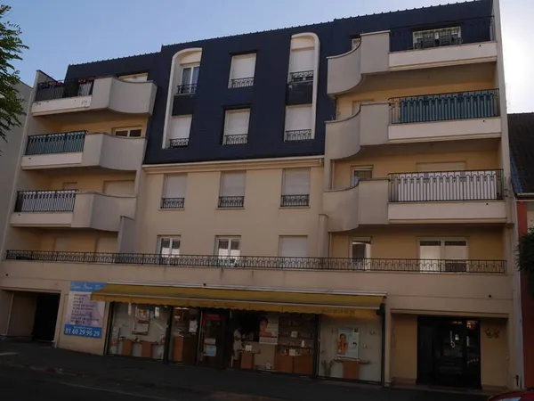 Stationnement Location Pontault-Combault  13m² 45€