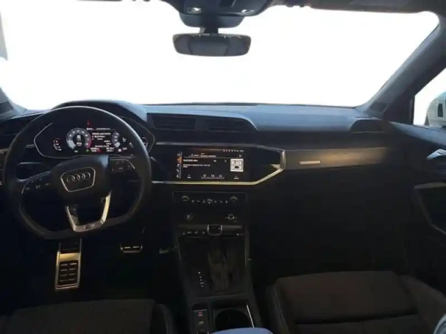Audi Q3 35 tfsi 150 ch s tronic 7 s line — photo 8