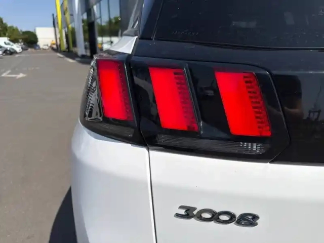 Peugeot 3008 1.2 puretech 130ch s&amp;s eat6 — photo 17