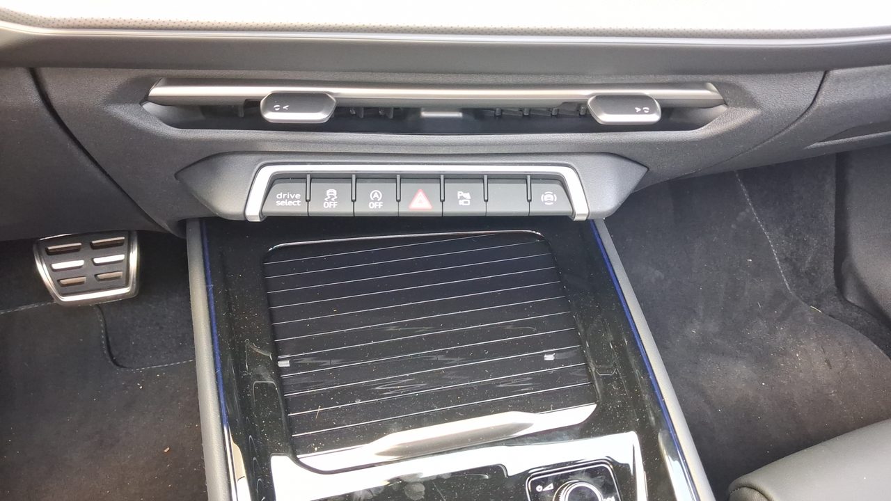 Audi Q3 TFSI 150 ch Hybride S tronic 7 — photo 26