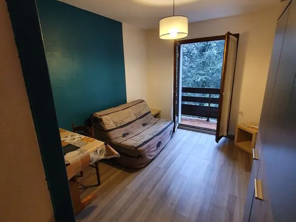 Studio meublé avec balcon, parking et cave - Barby