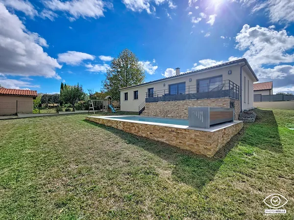 EXCLUSIVITE NESTENN - CORRONSAC - MAISON DE PLAIN-PIED AVEC PISCINE, TERRASSE ET VUE DÉGAGÉE