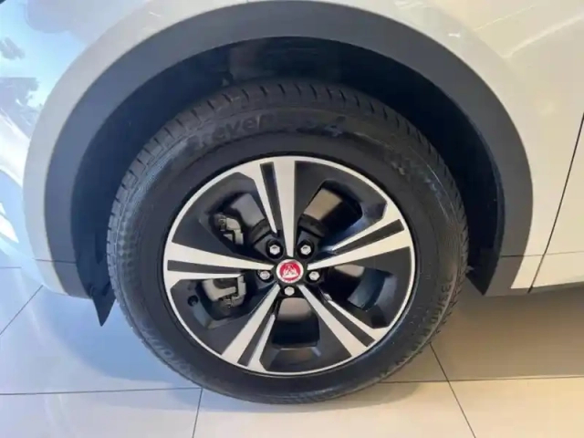 Jaguar E-Pace p200 flexfuel mhev r-dynamic s bva awd — photo 7
