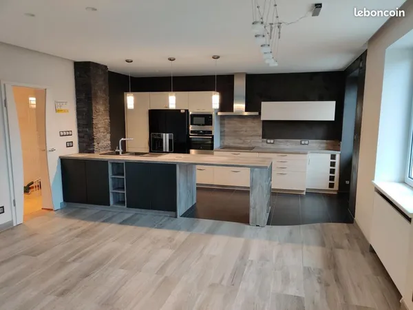 Magnifique Appartement 5 Pièces avec Balcon et Cuisine Ouverte dans le Quartier des Quinze, Strasbou