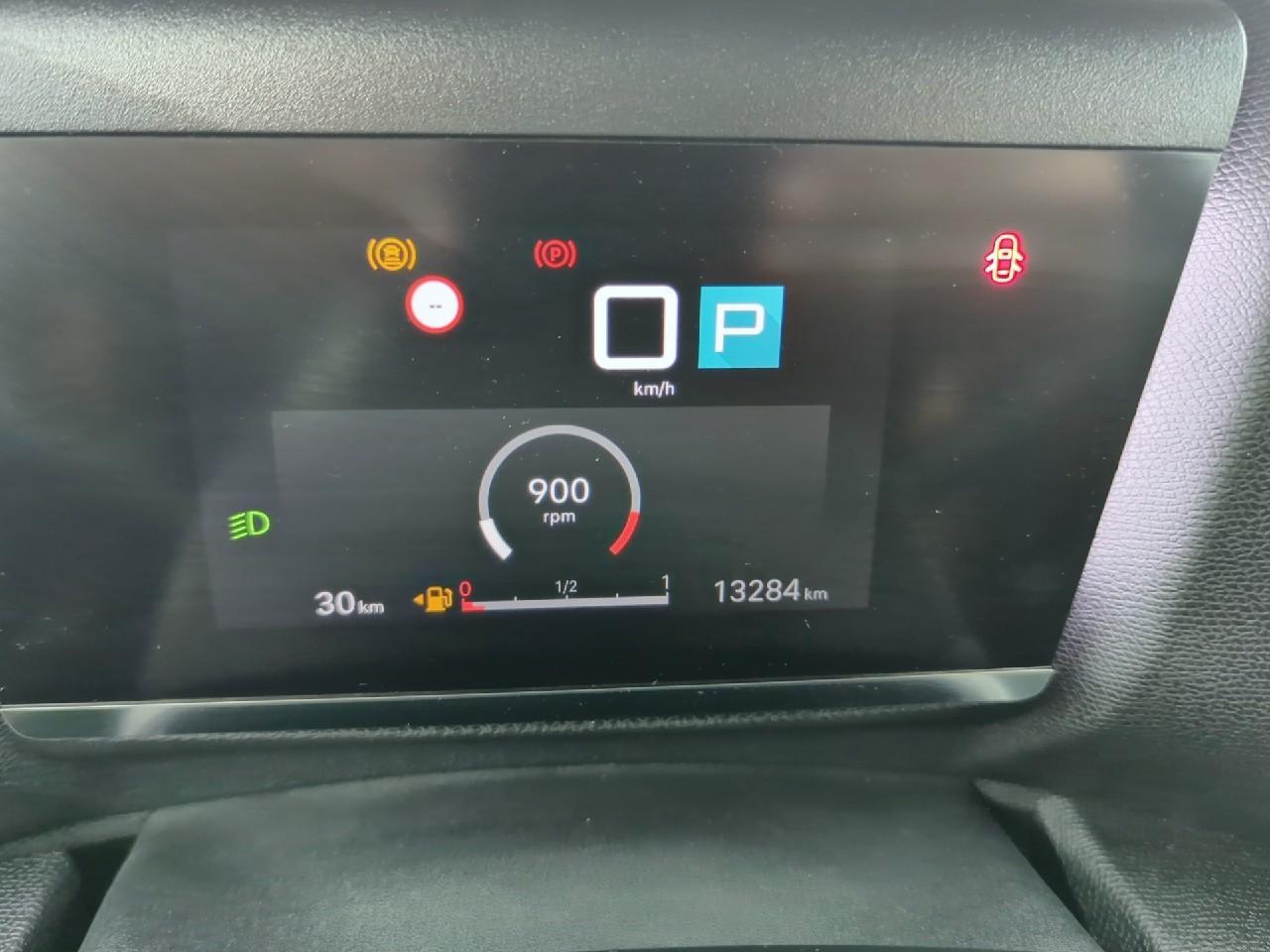 Citroën C4 puretech 130 eat8 plus — photo 21
