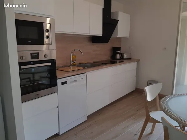 Superbe appartement avec parking , jardin , plage