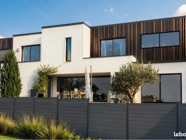 Villa d'architecte contemporaine - 170 m² - Permis d'extension purgé - 995 000