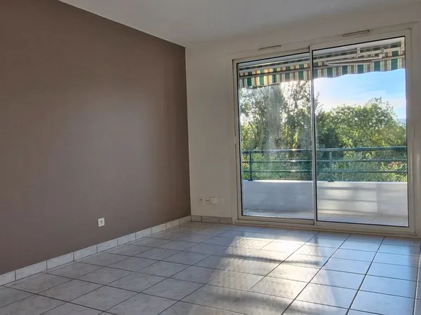 T2 rénové standing - 39 m2 - Grand balcon/terrasse, Parking
