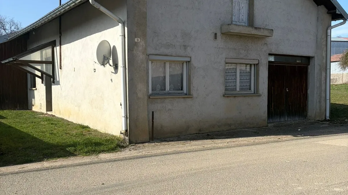 Photo 1