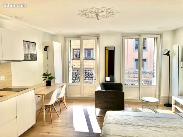 Studio meublé Strasbourg quai avec balcon