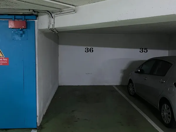 Loue parking 12m²