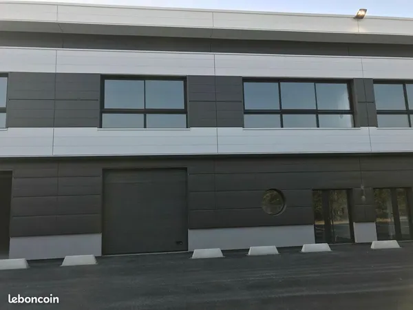 LOCAL D'ACTIVITE 223 m² LES PAVILLONS-SOUS-BOIS