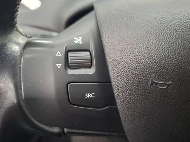 Peugeot 2008 1.2 puretech 110ch s&amp;s bvm5 — photo 40