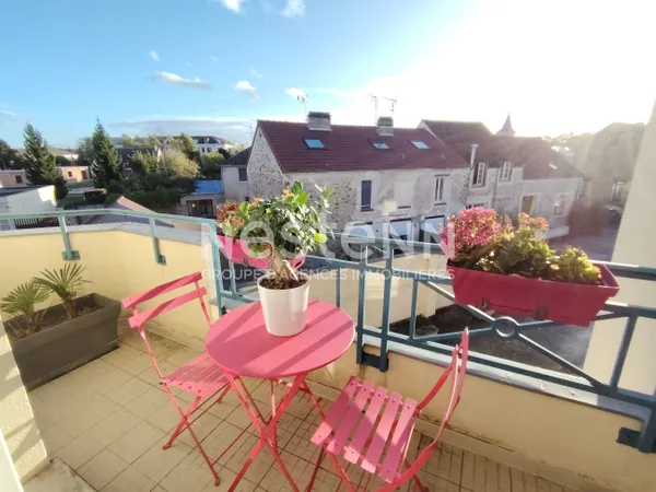 A VENDRE VOISINS LE BRETONNEUX MLE VILLAGE SUPERBE 3 PIECES DUPLEX 69 M2 EN DERNIER ETAGE