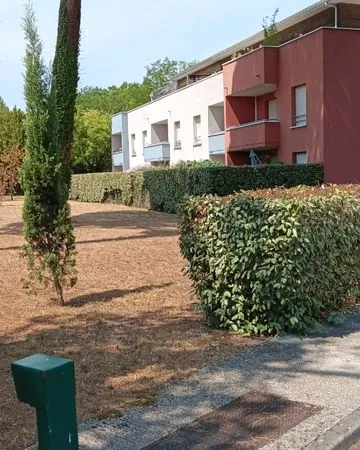 T2 41 m² Pessac - Loué meublé 770 CC - Parking - Balcon
