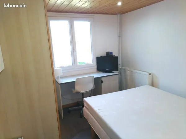 Chambre chez l'habitant en maison