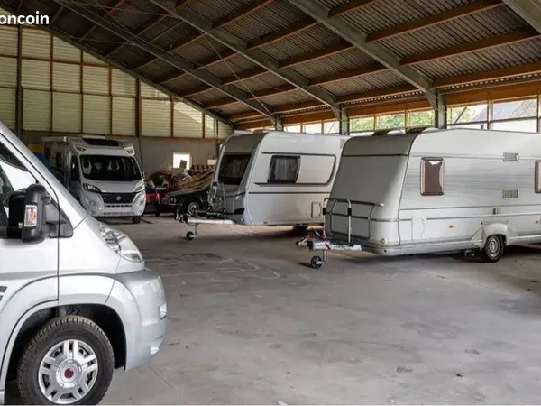 Loue Grand Garage de 40m² fermé - Idéal Hivernage Camping-car, Caravane, Bateau