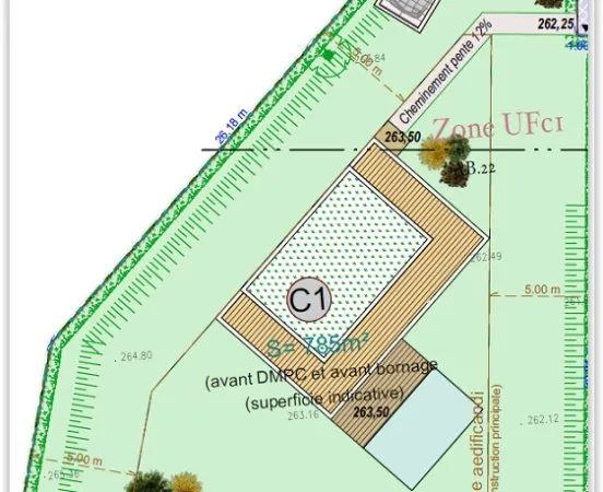 Terrain 785 m²