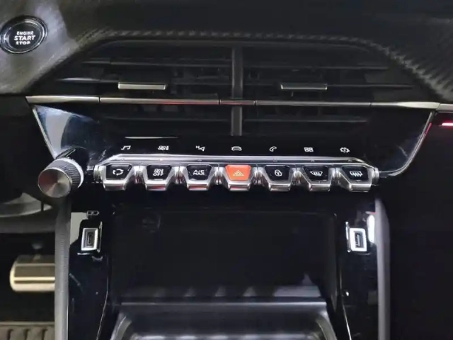 Peugeot 208 puretech 130 s&amp;s eat8 — photo 44