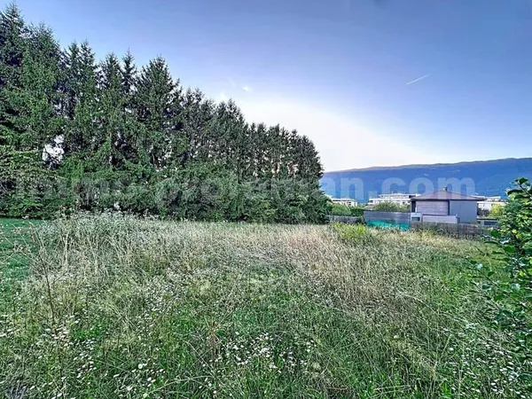 Terrain constructible 800 m²