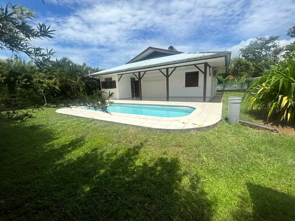 VILLA AVEC PISCINE