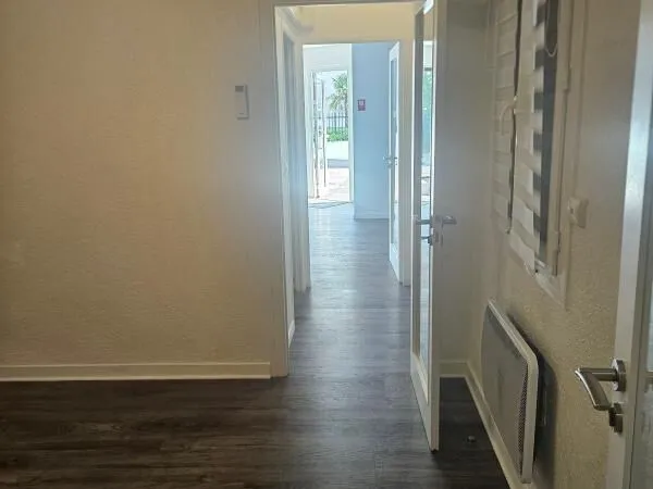 Bien Commercial 70m²+ maison rdc T3 49m² À Vendre
