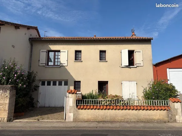 Maison familiale 111 m2 + véranda 30 m2 - terrain 2138 m2