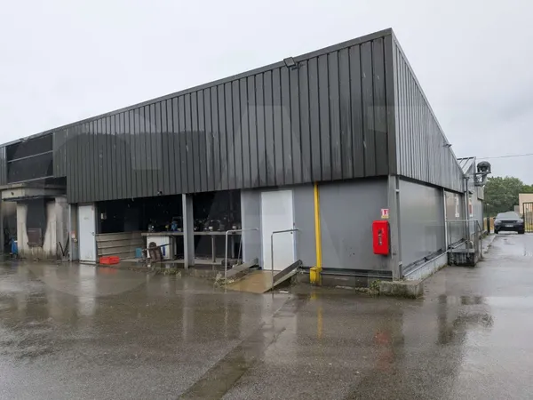 PLEMET - A VENDRE Bâtiment d'activités 360m²