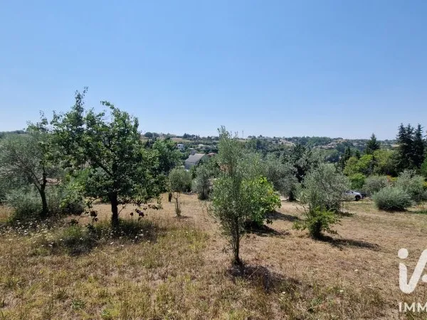 Terrain 407 m²