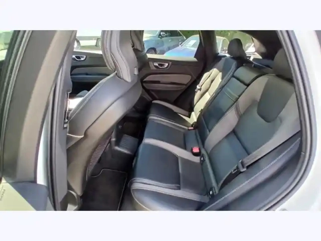 Volvo Xc60 r design recharge plug-in hybr — photo 19