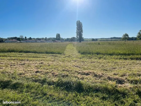 Terrain 1 000 m² Bourg