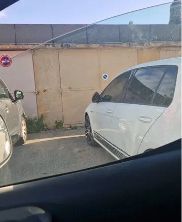 À vendre - Garage fermé à la résidence La Mariélie, Berre-l'Étang - 11 000