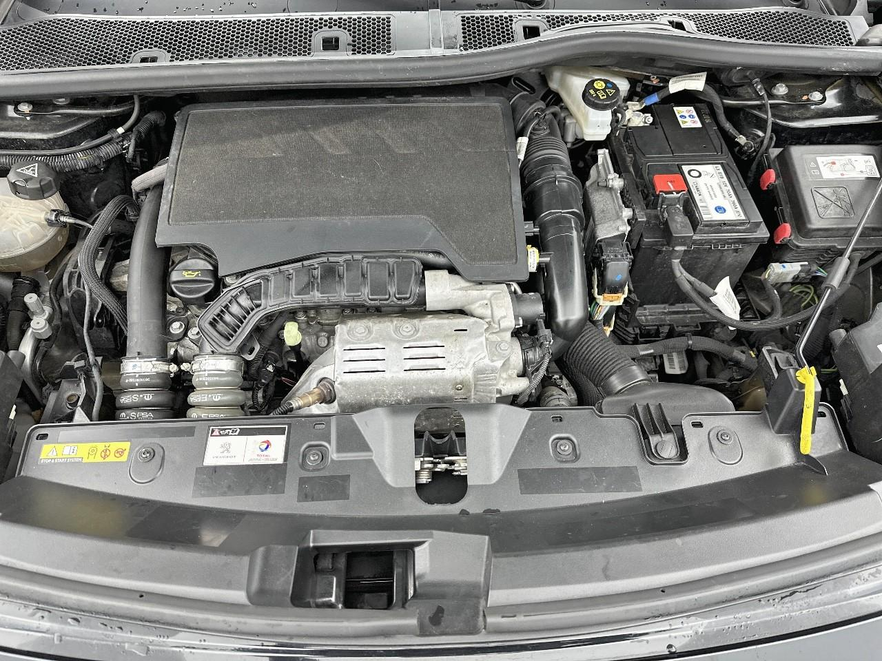 Peugeot 2008 puretech 130 s&s eat8 gt — photo 15