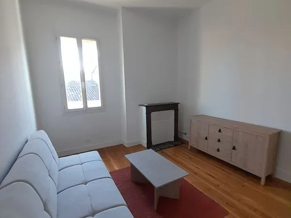 Magnifique appartement T2 meublé de 40 m2 refait à neuf proche du lycée Magendie (Bordeaux centre)