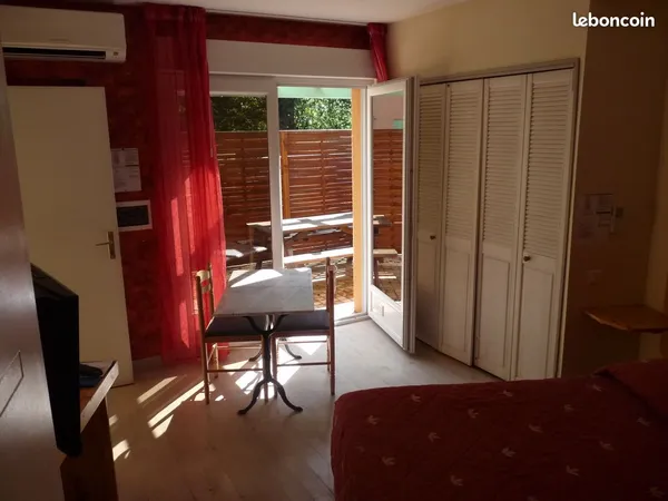 Studio rez de chaussée avec parking