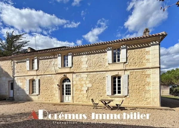 Maison 6 pièces 240 m²