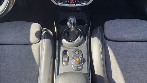 Mini Clubman 1.5 Cooper 136 - Hyde Park – 2017 – 109136 km – Essence – Boîte Manuelle — photo 17
