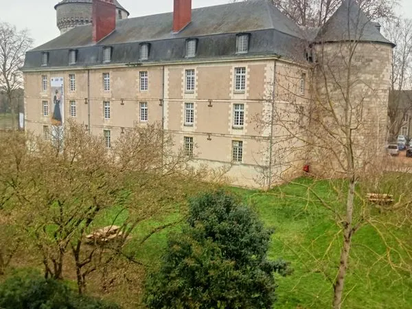 Deux pieces meublé 45 M2 château de Tours