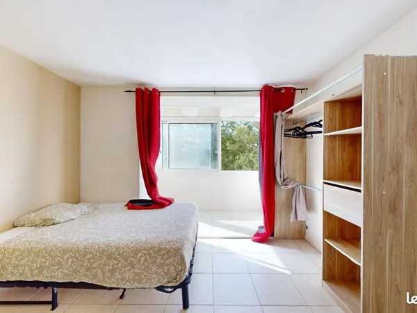 Chambre 5 pièces 94 m²
