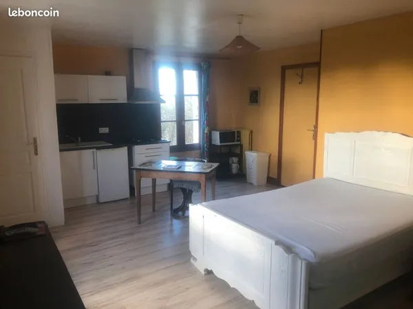 Meublé situé entre Montmorillon lussac civaux