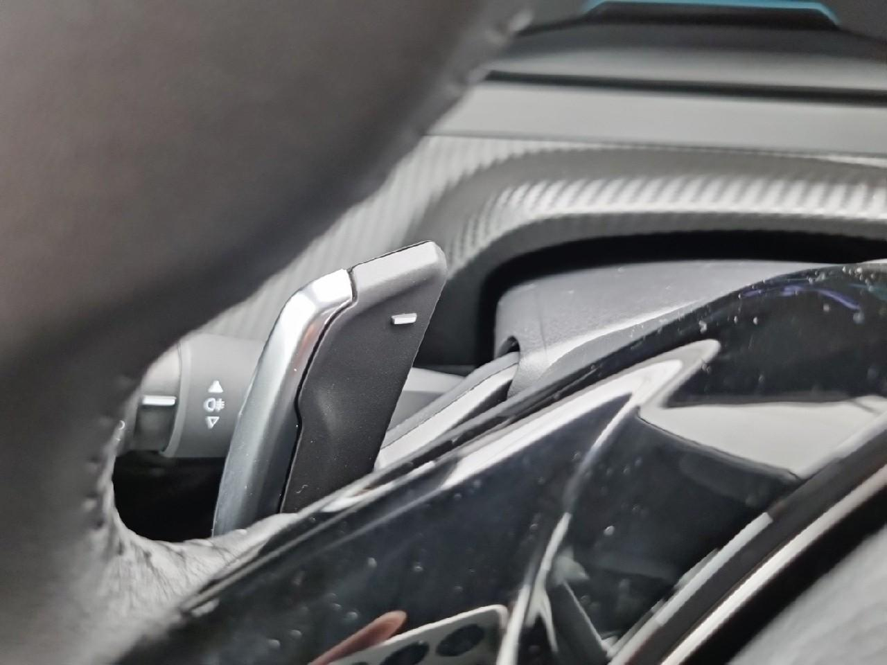 Peugeot 2008 hybrid 145 e-dcs6 style — photo 26