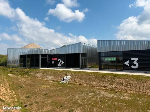 Local commercial 1 624 m²